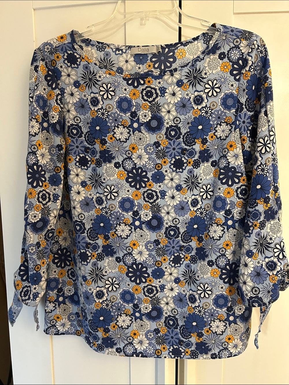 Dalia Women's Blue Floral Tie-Sleeve Top